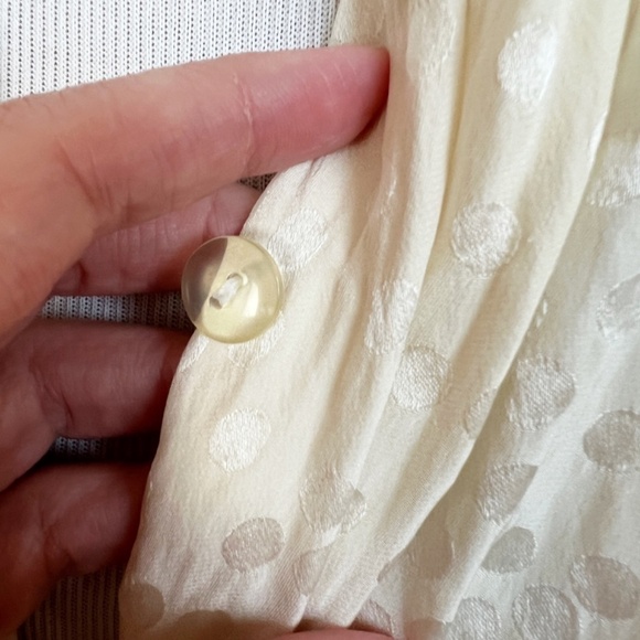 Vintage SLB by Sunny Leigh 100% Silk Minimalist Ivory Classic Blouse Top Medium - Picture 9 of 13
